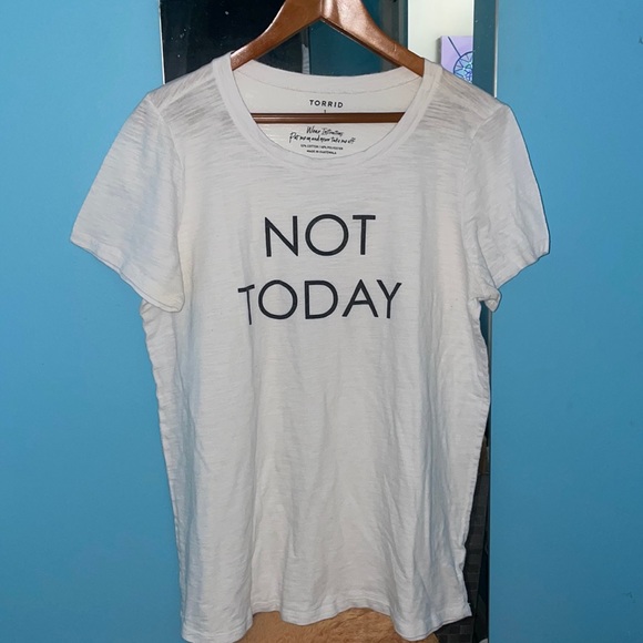 Slim fit torrid tshirt - Picture 1 of 3